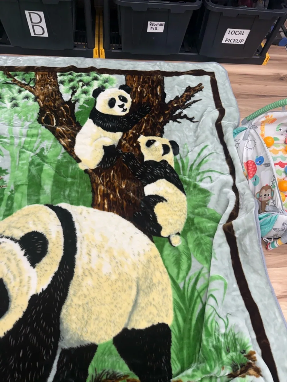 WONU Plush Panda Print Throw Blanket